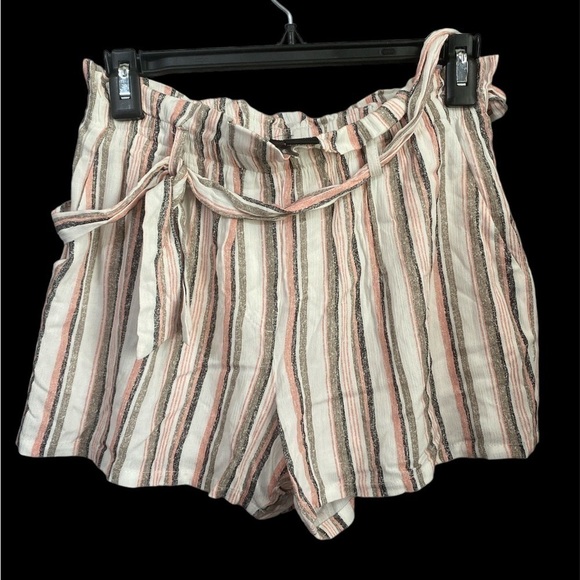 By & By pinstripe paper bag waist belted shorts- made in Vietnam - Picture 1 of 5